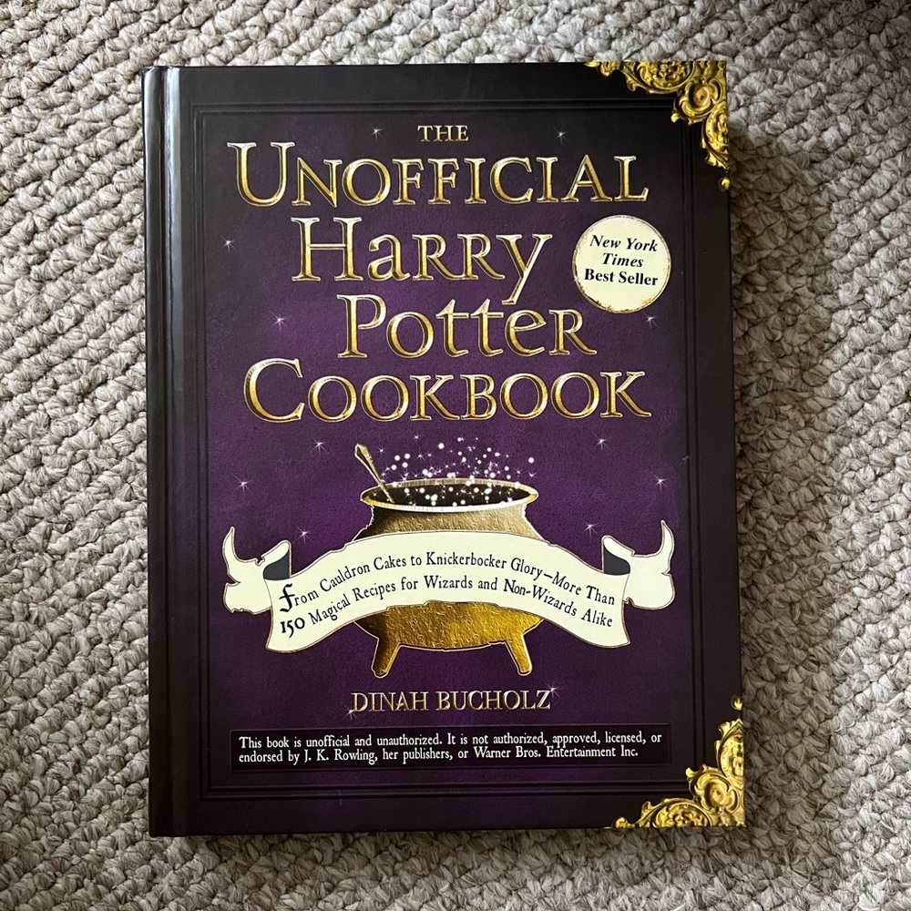 The Unofficial Harry Potter Cookbook - Black and Gold